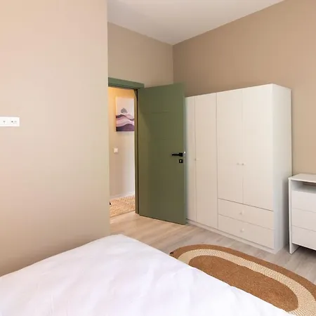 Modern 1br With Elegant Design In Goektuerk Kemerburgaz